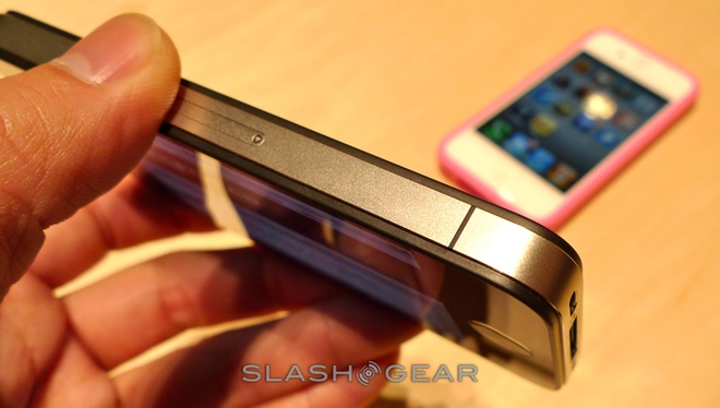 iPhone 4 đã khiến Apple tốn hơn 18 triệu USD. Ảnh: Slashgear.