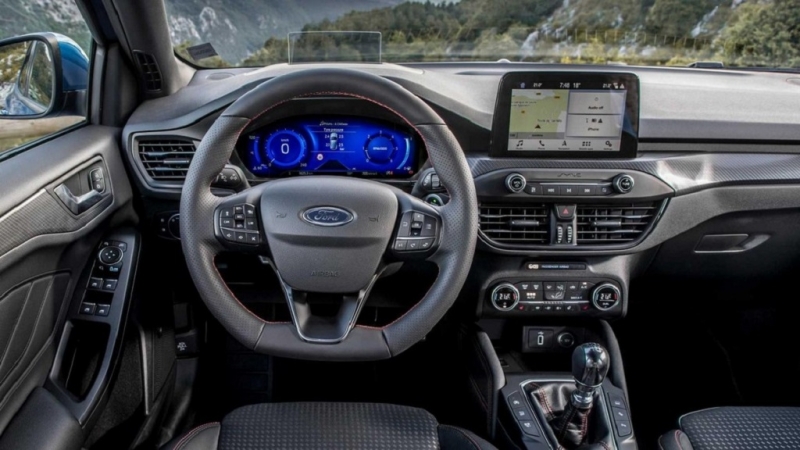 Mẫu xe Ford Focus Hybrid 2021 động cơ đổi mới