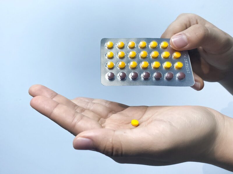 Thuốc tránh thai hằng ngày loại mỗi vỉ có 21 viên thuốc