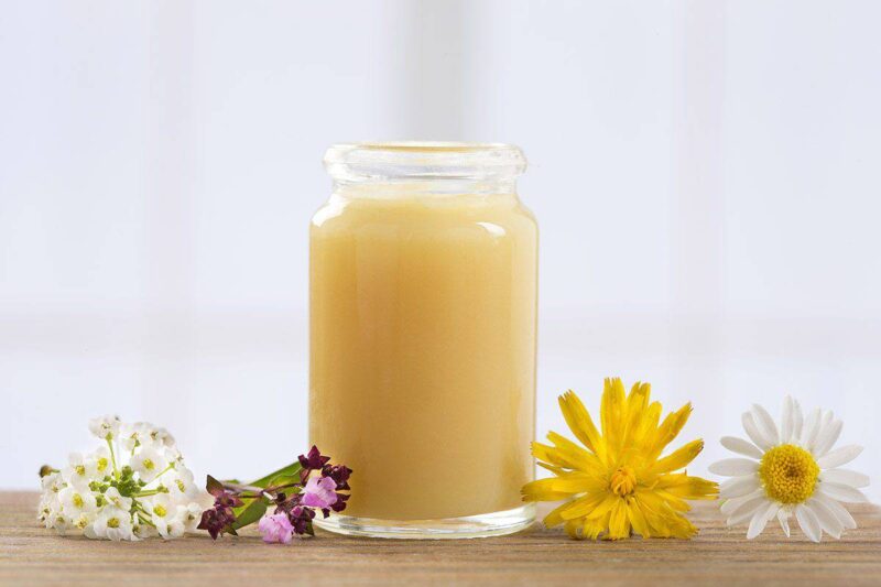 Công dụng của sữa ong chúa giúp tăng cường sinh lực