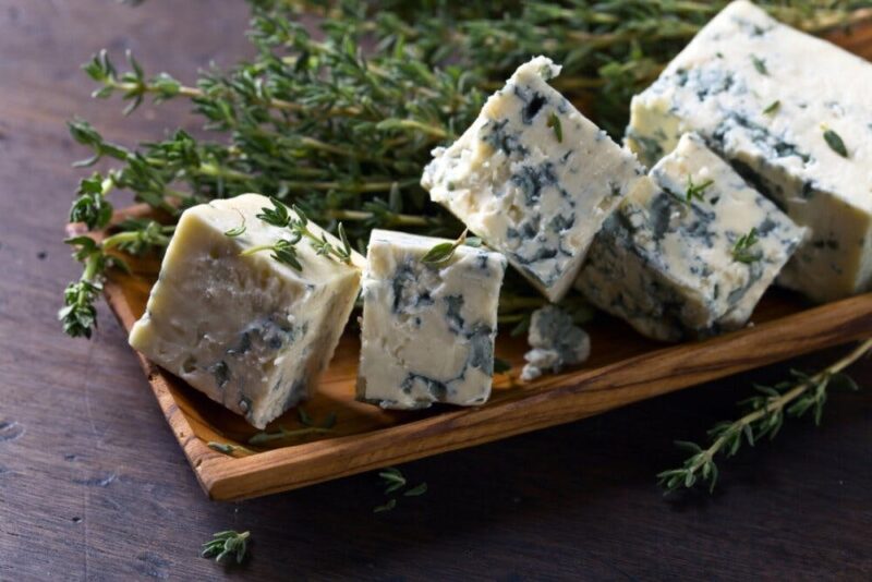 Blue cheese có thể ăn kèm với mứt trái cây